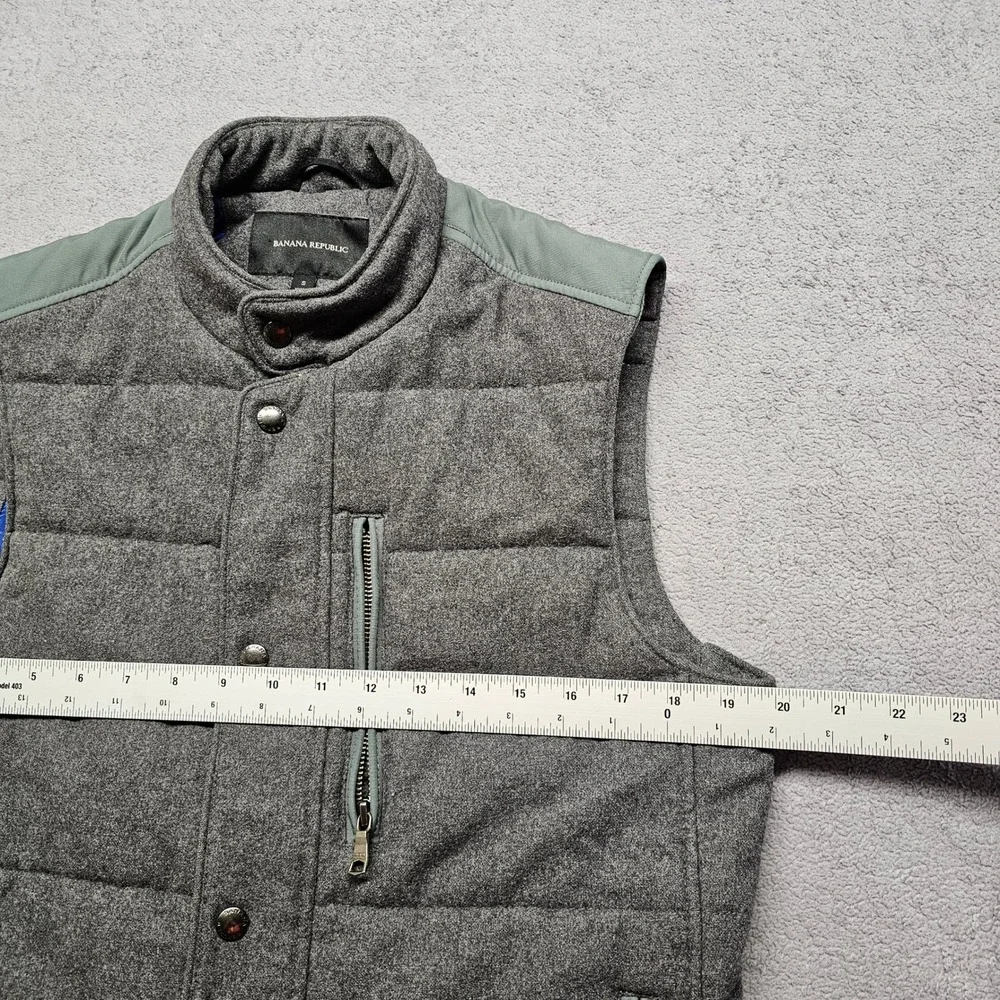 Banana Republic Puffer Vest Mens Small Gray Wool‎ Blend Lined Snap Inside Zip